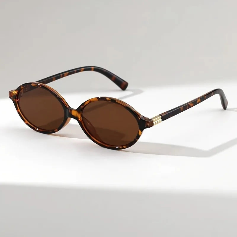 The Delacroix Oval Sunglasses