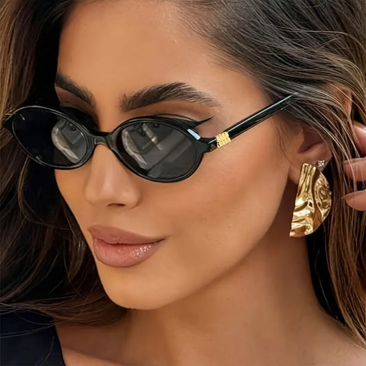 The Delacroix Oval Sunglasses